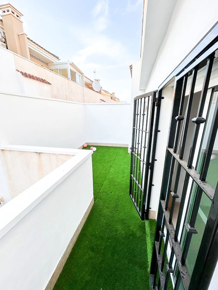 3 bedroom Townhouse for sale in Torre de la Horadada with pool garage - € 383,300 (Ref: 9463734)