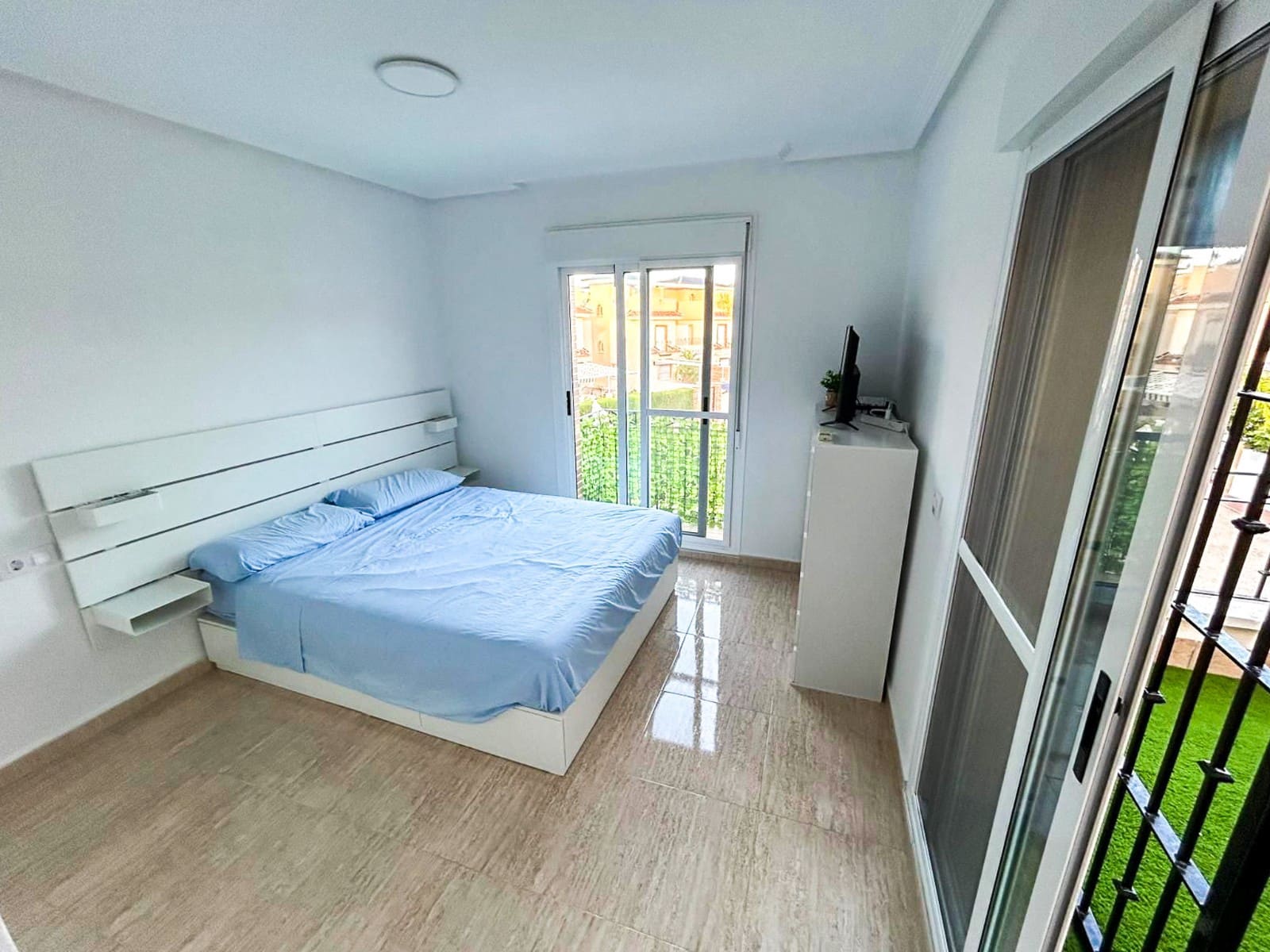 3 bedroom Townhouse for sale in Torre de la Horadada with pool garage - € 383,300 (Ref: 9463734)