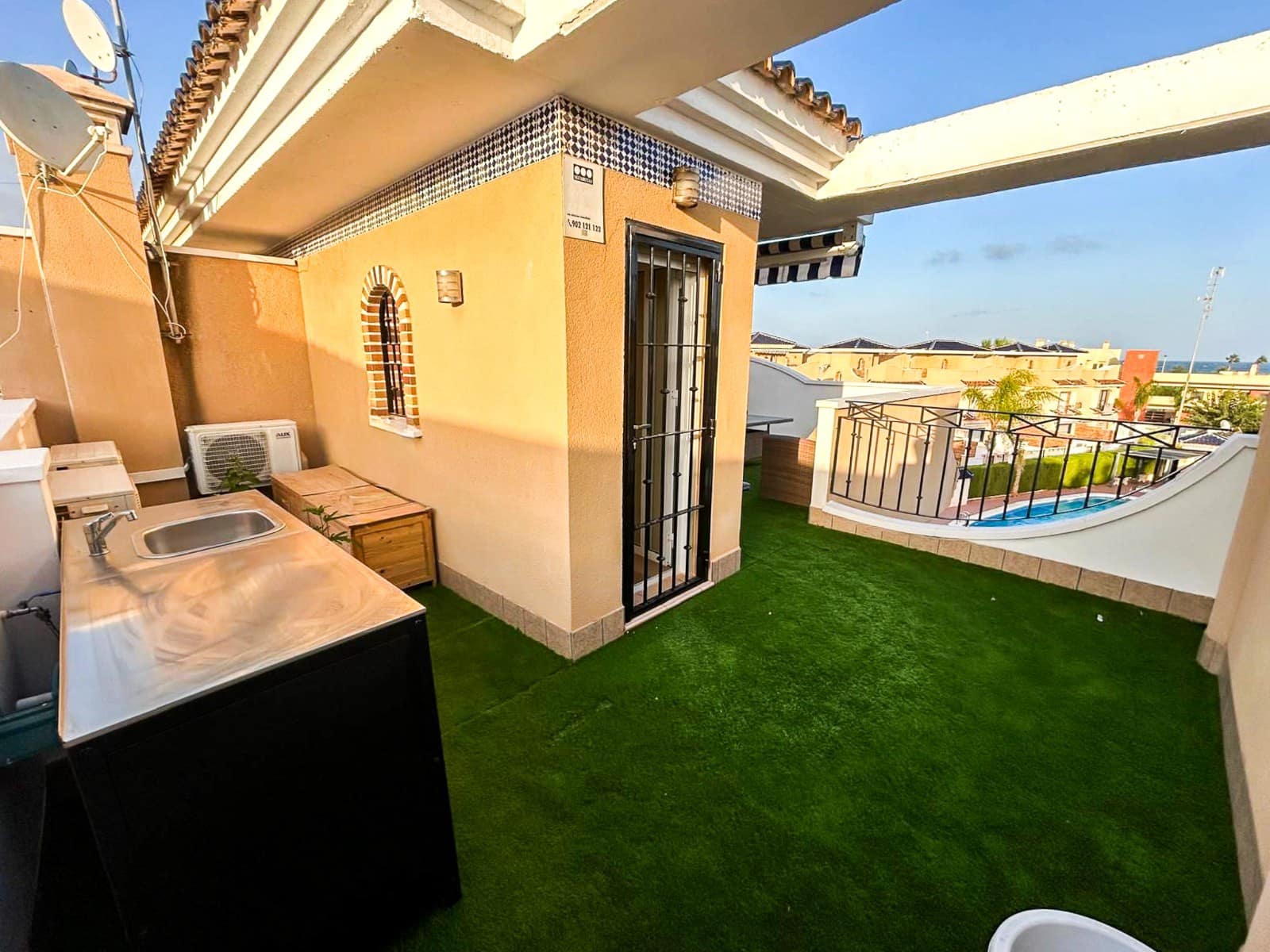 3 bedroom Townhouse for sale in Torre de la Horadada with pool garage - € 383,300 (Ref: 9463734)