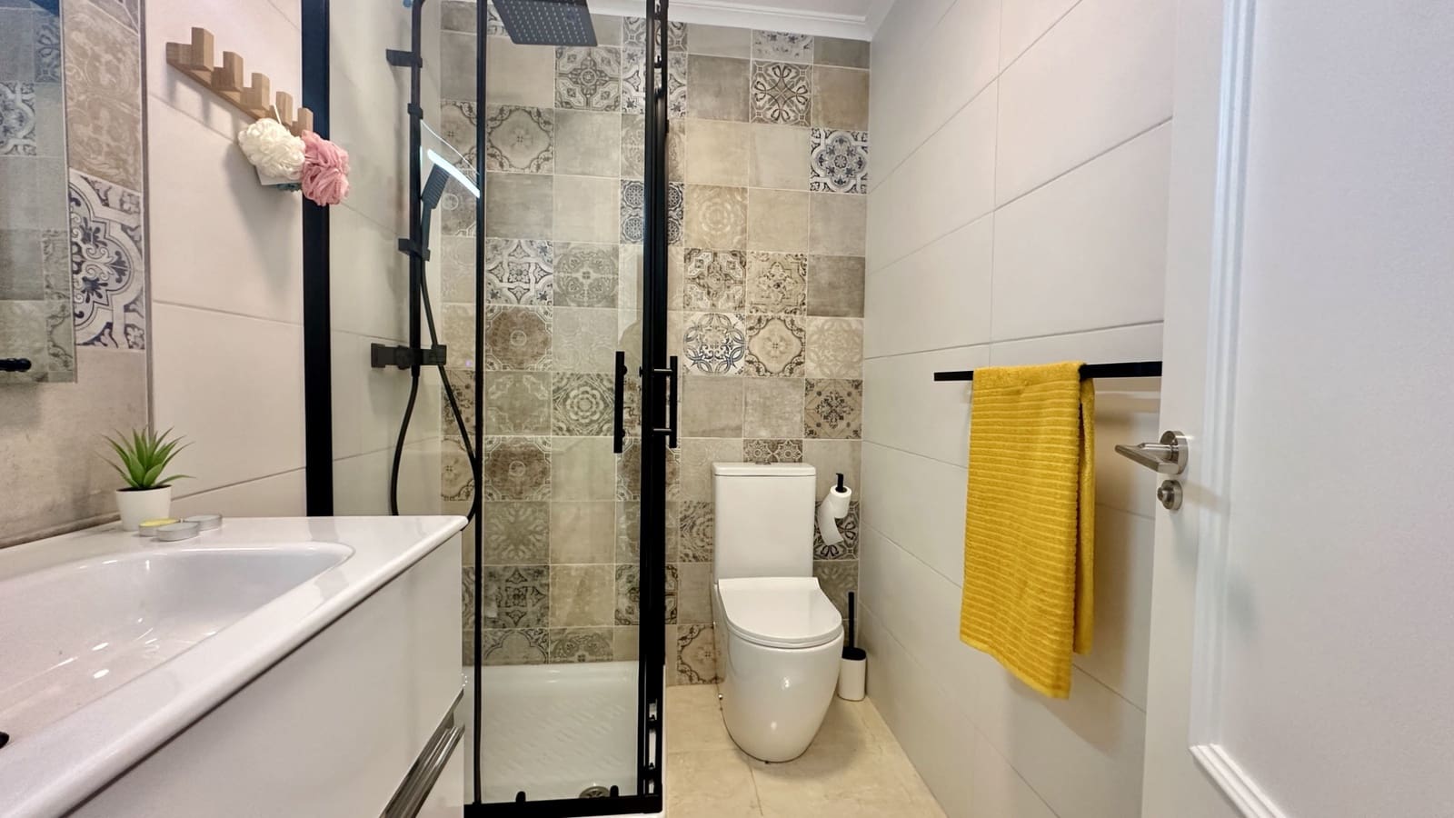 3 makuuhuone Omakotitalo myytävänä paikassa San Miguel de Salinas mukana uima-altaan 
autotalli - 229 000 € (Ref: 9463739)