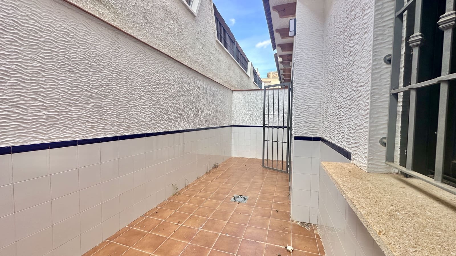 3 makuuhuone Omakotitalo myytävänä paikassa San Miguel de Salinas mukana uima-altaan 
autotalli - 229 000 € (Ref: 9463739)