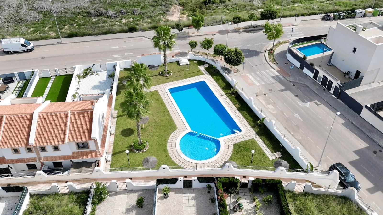 3 makuuhuone Omakotitalo myytävänä paikassa San Miguel de Salinas mukana uima-altaan 
autotalli - 229 000 € (Ref: 9463739)