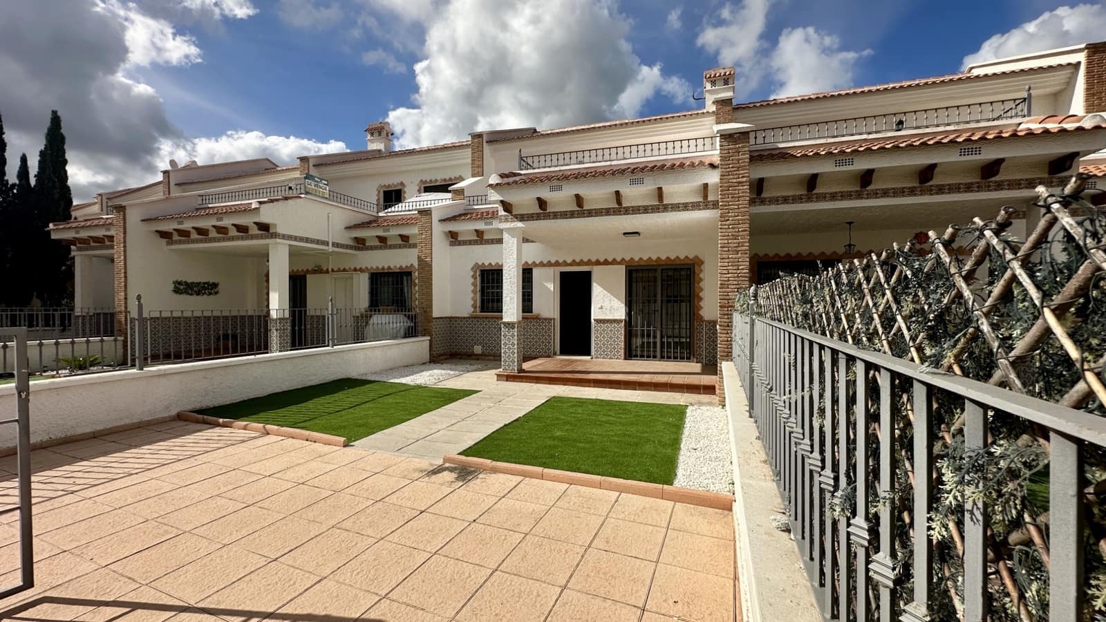 3 makuuhuone Omakotitalo myytävänä paikassa San Miguel de Salinas mukana uima-altaan 
autotalli - 229 000 € (Ref: 9463739)