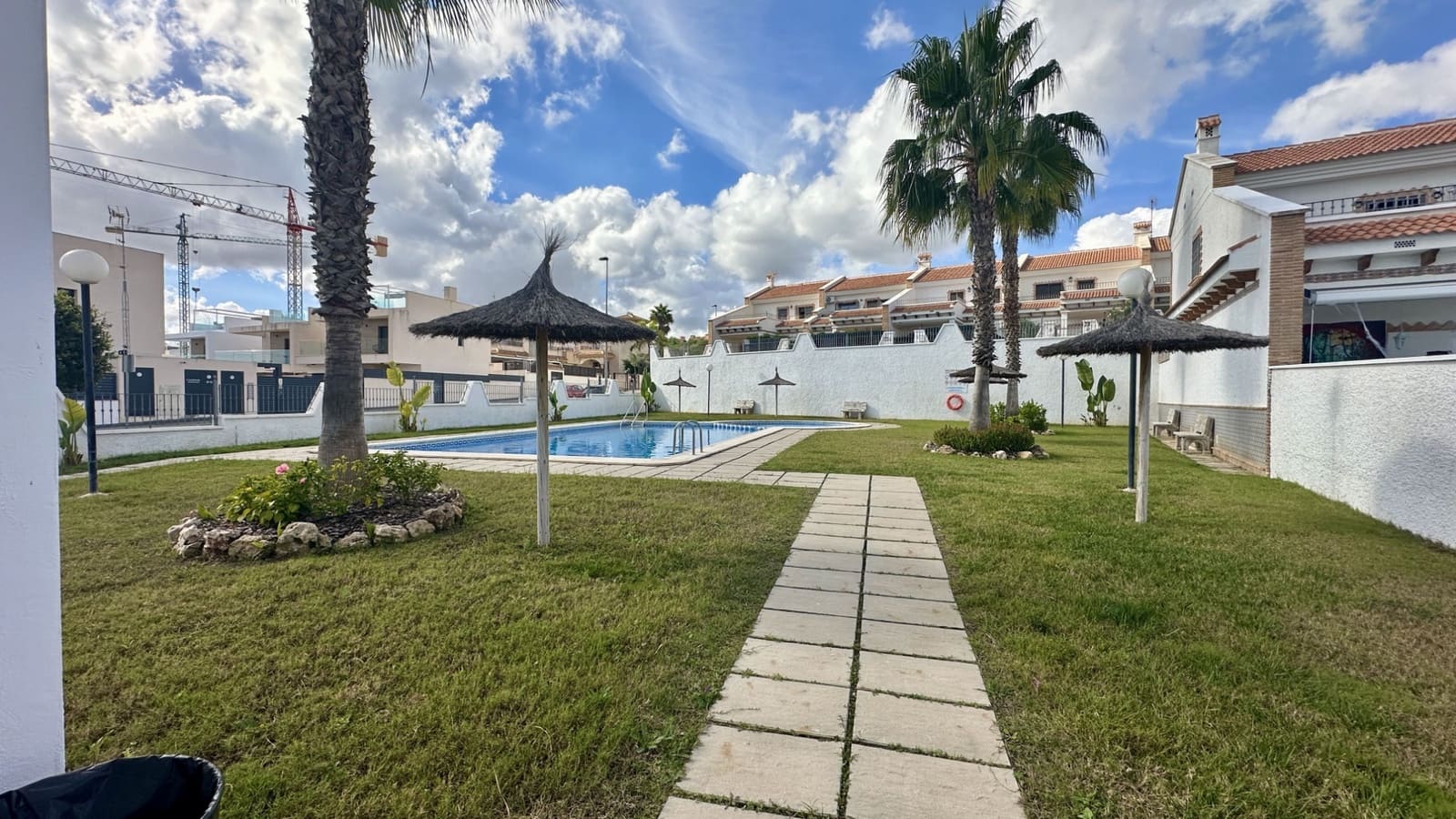 3 makuuhuone Omakotitalo myytävänä paikassa San Miguel de Salinas mukana uima-altaan 
autotalli - 229 000 € (Ref: 9463739)