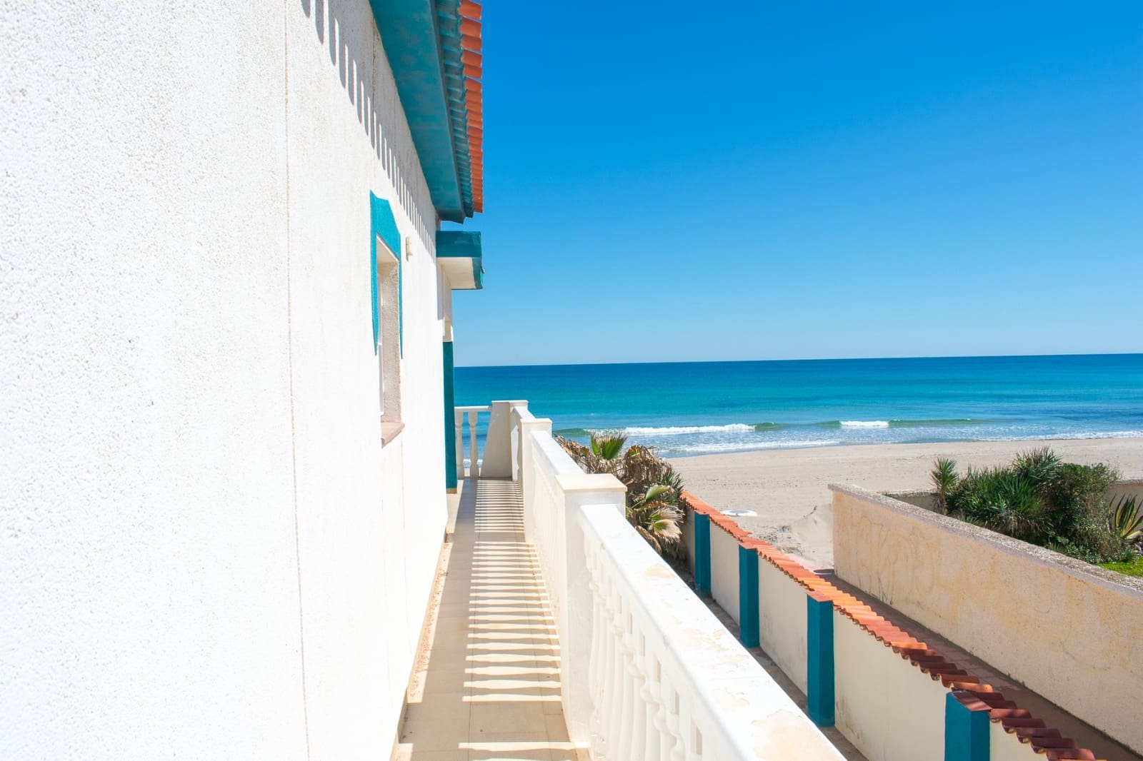 6 bedroom Villa for sale in La Manga del Mar Menor - € 1,100,000 (Ref: 9463743)