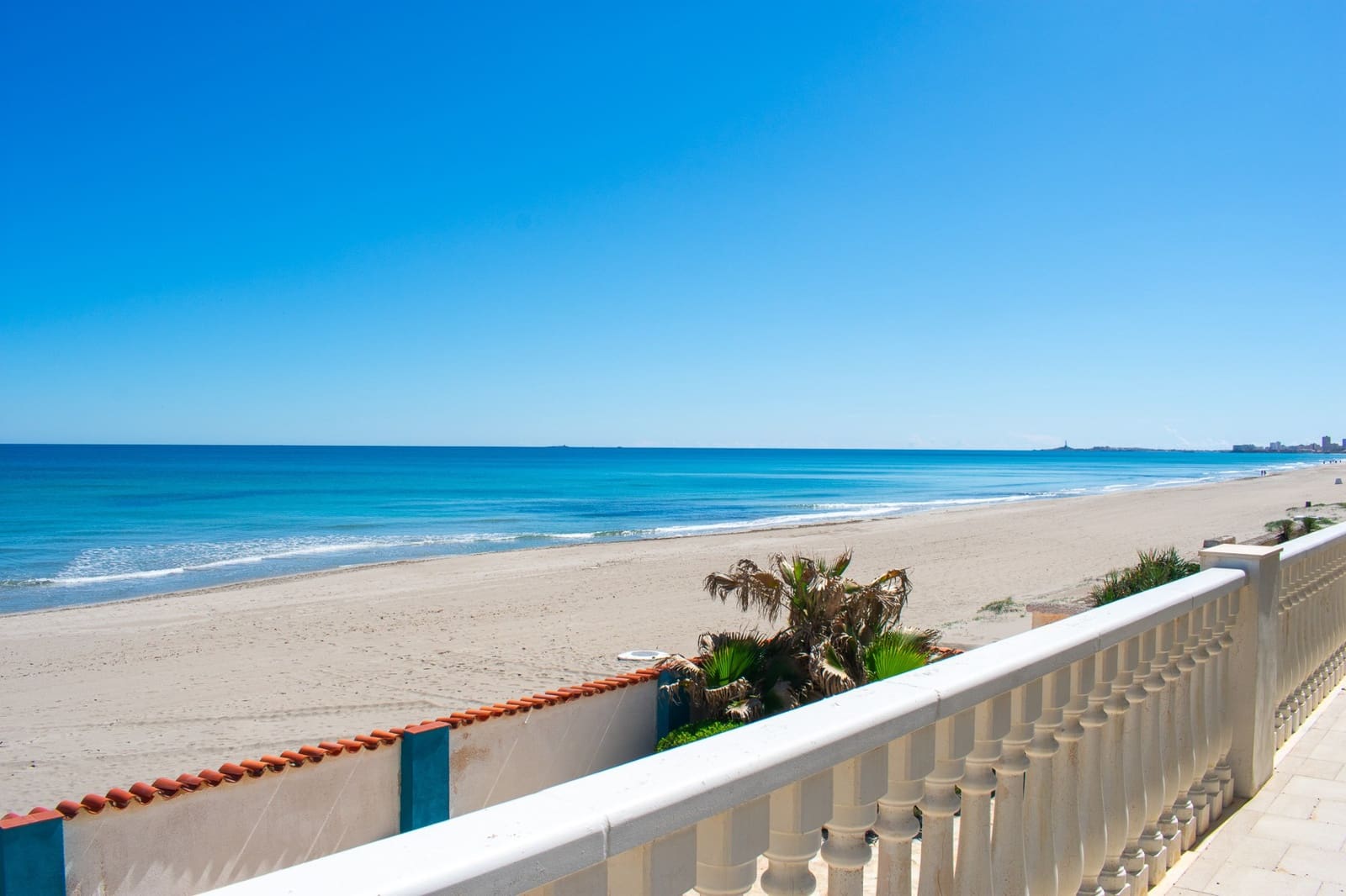 6 bedroom Villa for sale in La Manga del Mar Menor - € 1,100,000 (Ref: 9463743)