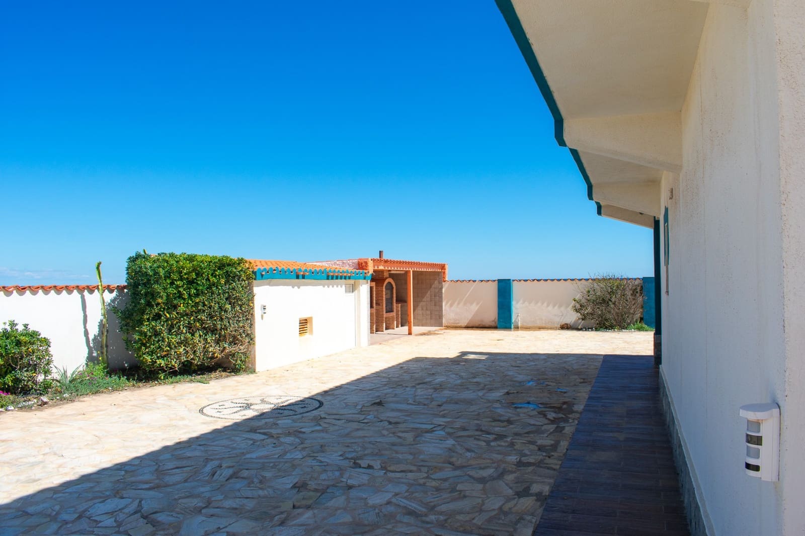 6 bedroom Villa for sale in La Manga del Mar Menor - € 1,100,000 (Ref: 9463743)