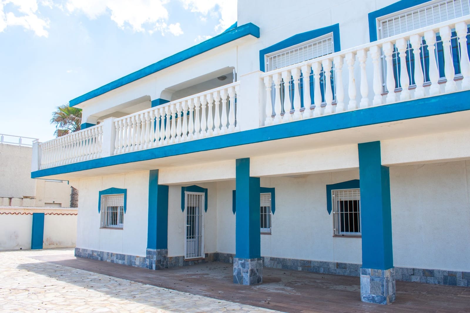 6 bedroom Villa for sale in La Manga del Mar Menor - € 1,100,000 (Ref: 9463743)