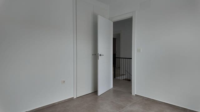 3 bedroom Villa for sale in Vistahermosa, Alicante / Alacant city with garage - € 449,000 (Ref: 9463749)