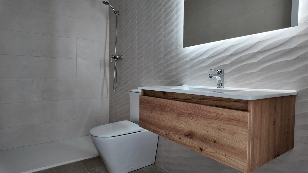 3 bedroom Villa for sale in Alicante / Alacant city with garage - € 449,000 (Ref: 9463749)