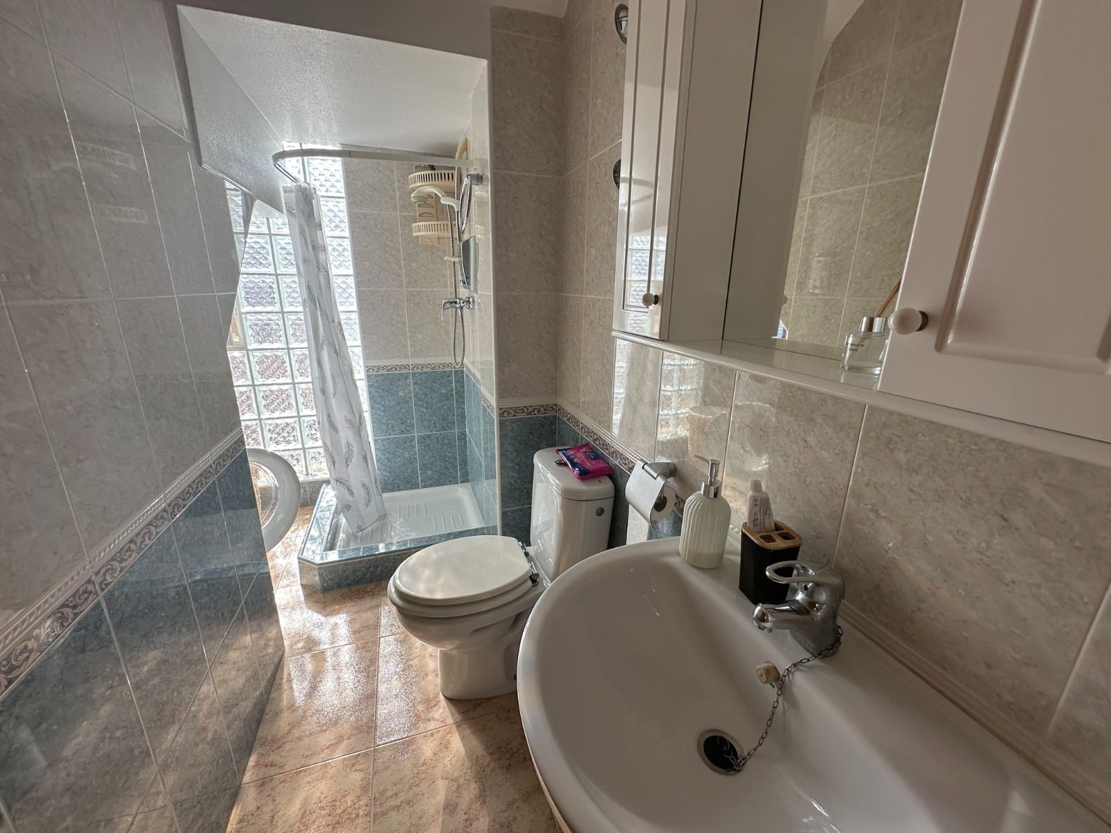 3 bedroom Villa for sale in Villamartin with pool garage - € 259,000 (Ref: 9463754)