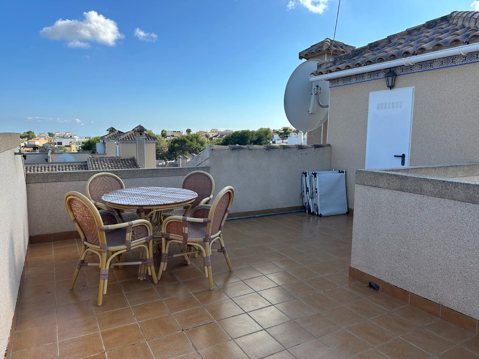 3 bedroom Villa for sale in Villamartin with pool garage - € 259,000 (Ref: 9463754)