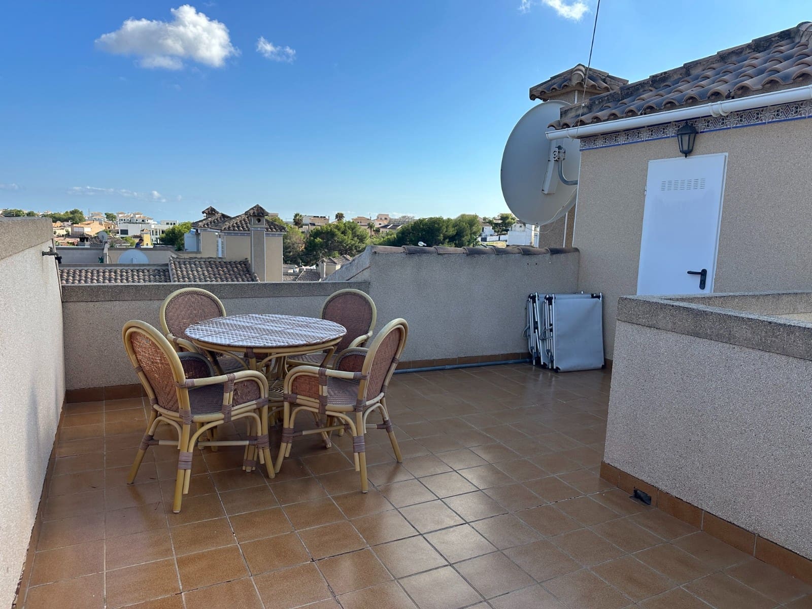 3 bedroom Villa for sale in Villamartin with pool garage - € 259,000 (Ref: 9463754)