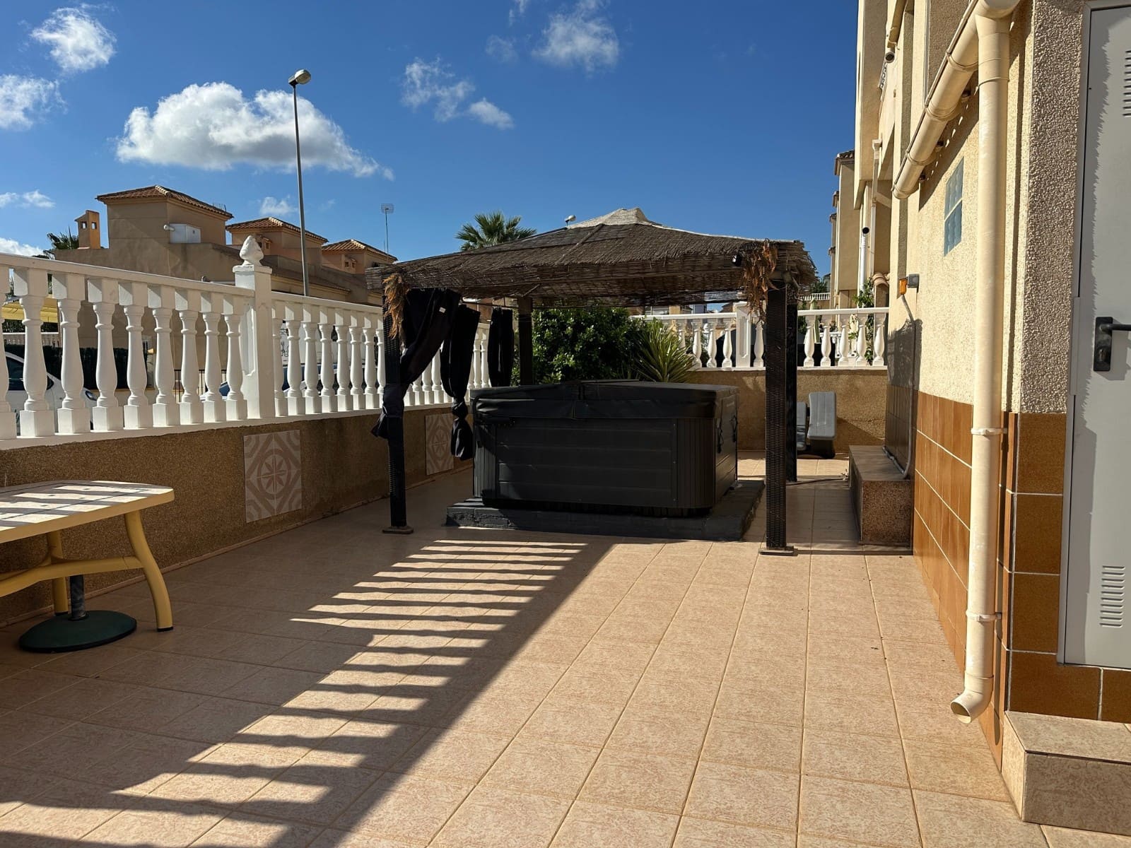 3 bedroom Villa for sale in Villamartin with pool garage - € 259,000 (Ref: 9463754)