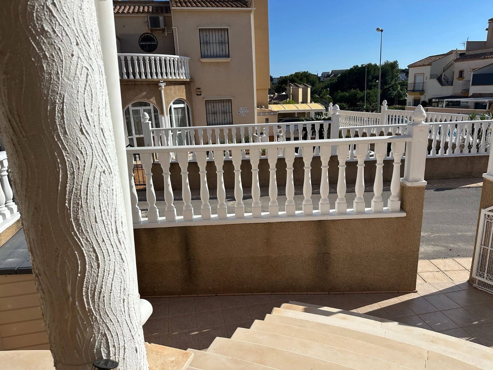 3 bedroom Villa for sale in Villamartin with pool garage - € 259,000 (Ref: 9463754)