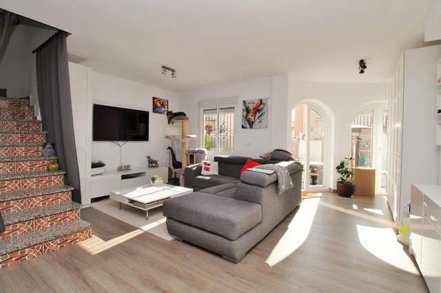 2 soveværelse Byhus til salg i Villamartin, Orihuela med swimmingpool - € 330.000 (Ref: 9463755)