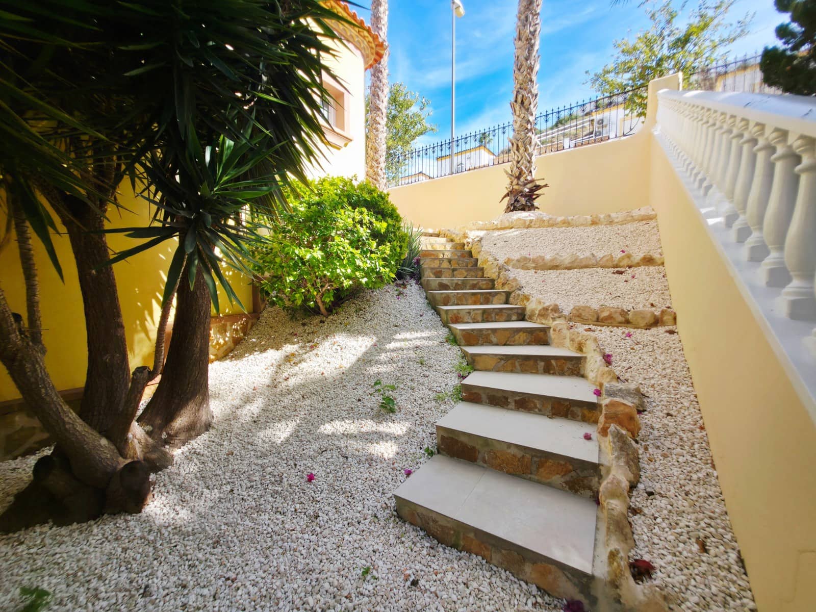 Chalet de 3 habitaciones en Ciudad Quesada en venta con piscina - 515.000 € (Ref: 9463757)