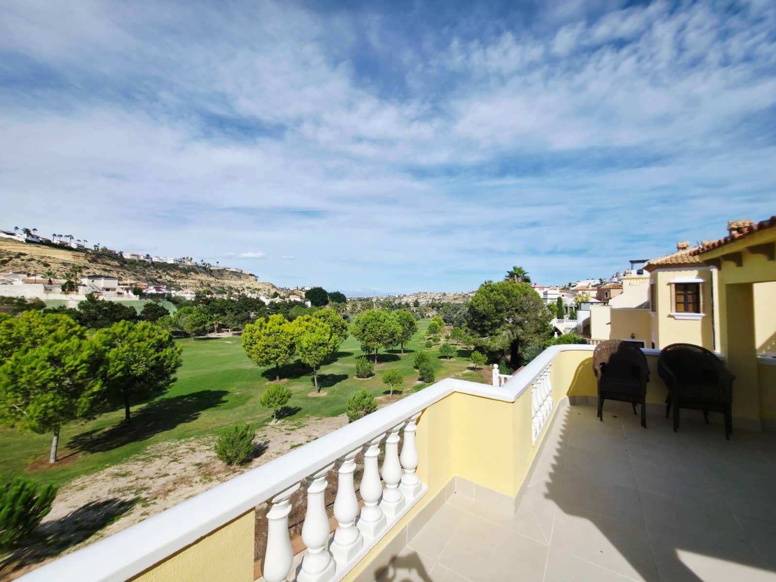 Chalet de 3 habitaciones en Ciudad Quesada en venta con piscina - 515.000 € (Ref: 9463757)