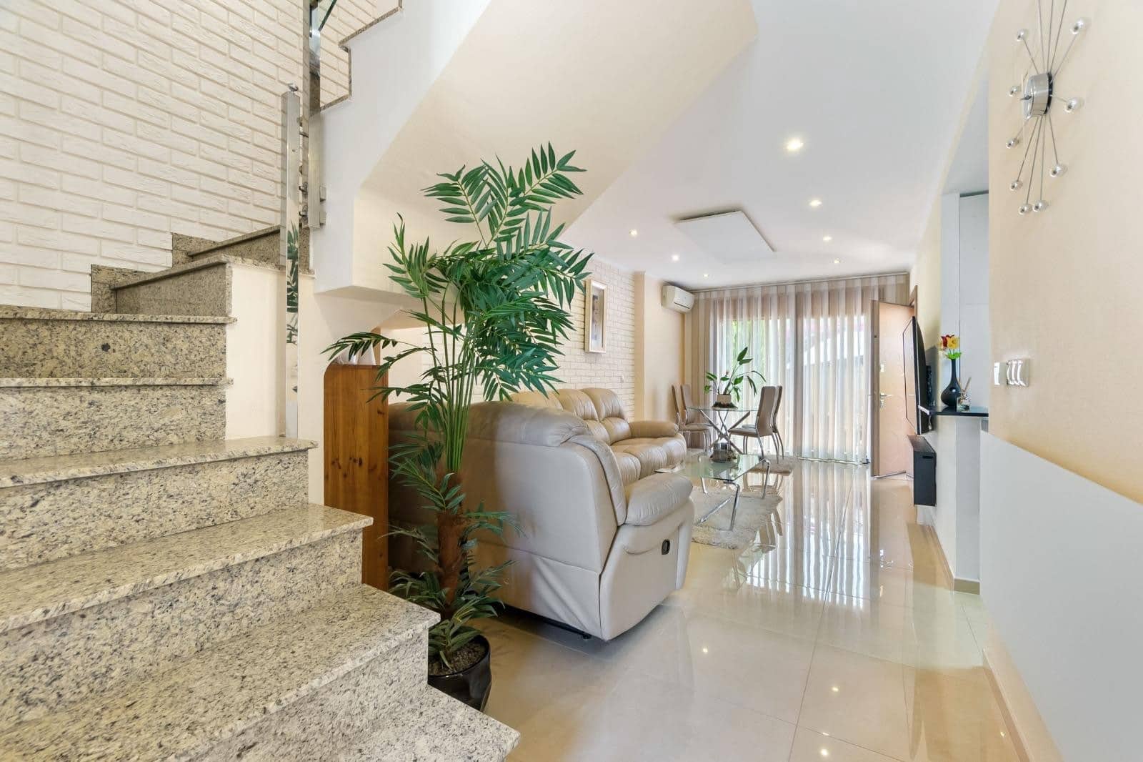 3 quarto Casa em Banda para venda em Aguas Nuevas com piscina - 319 900 € (Ref: 9463758)