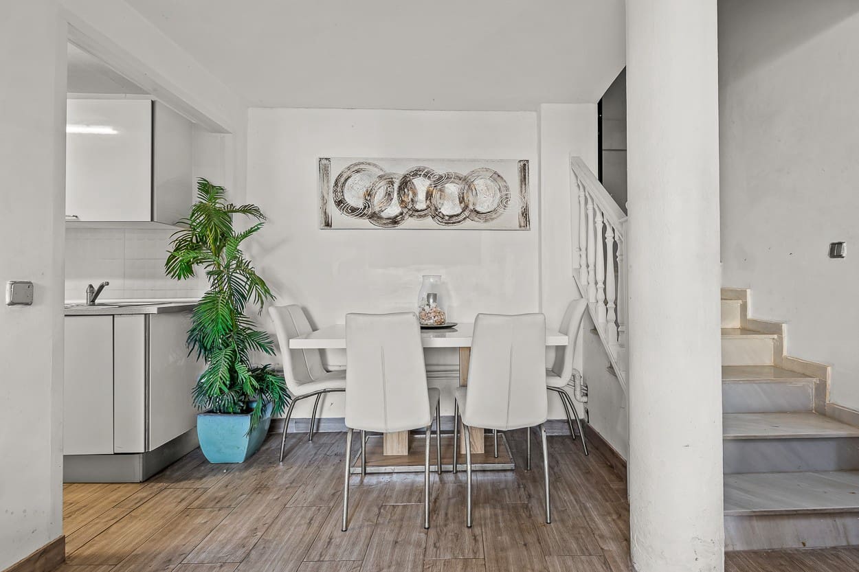 4 camera da letto Villa in vendita in Playa Flamenca con piscina - 399.000 € (Rif: 9463762)