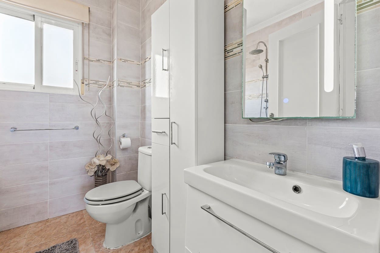 4 camera da letto Villa in vendita in Playa Flamenca con piscina - 399.000 € (Rif: 9463762)