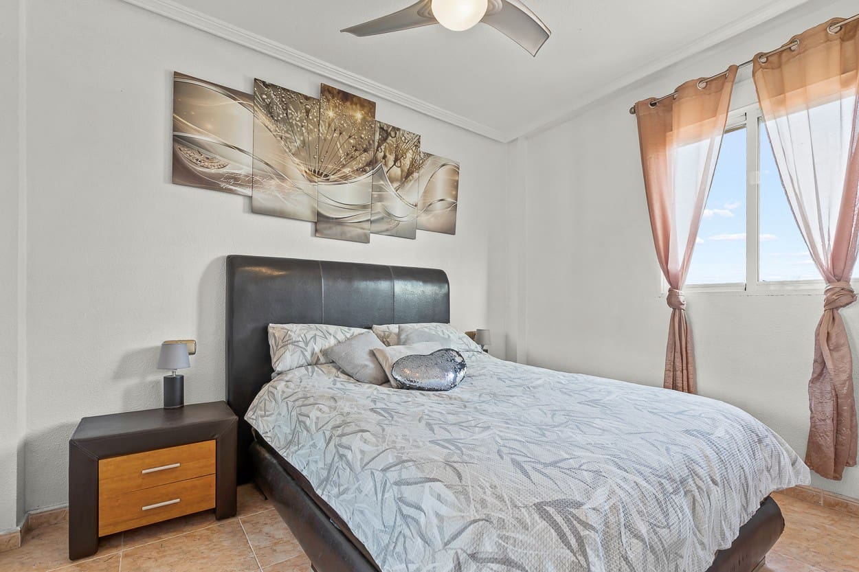 4 camera da letto Villa in vendita in Playa Flamenca con piscina - 399.000 € (Rif: 9463762)