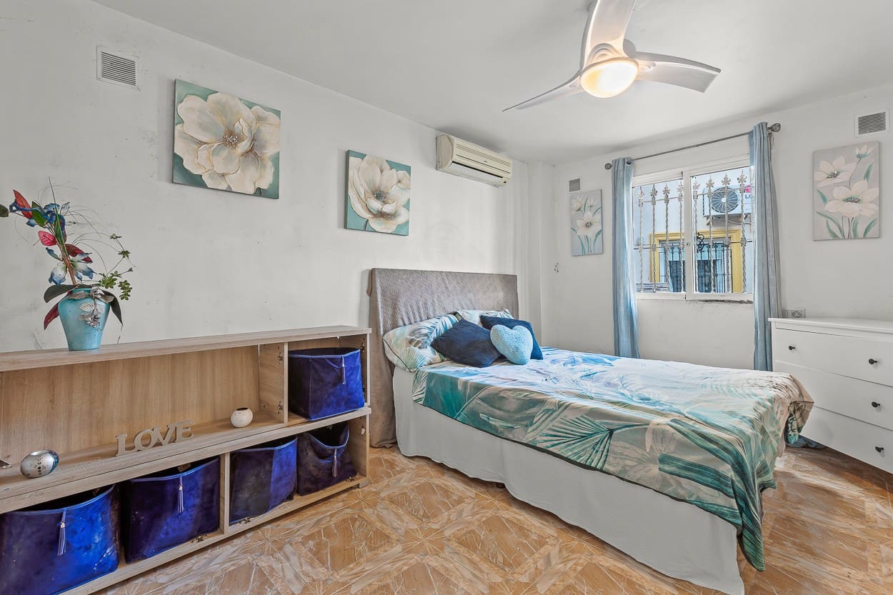 4 camera da letto Villa in vendita in Playa Flamenca con piscina - 399.000 € (Rif: 9463762)