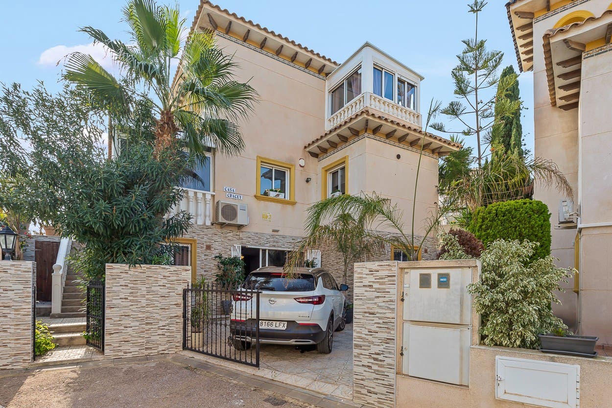 4 camera da letto Villa in vendita in Playa Flamenca con piscina - 399.000 € (Rif: 9463762)