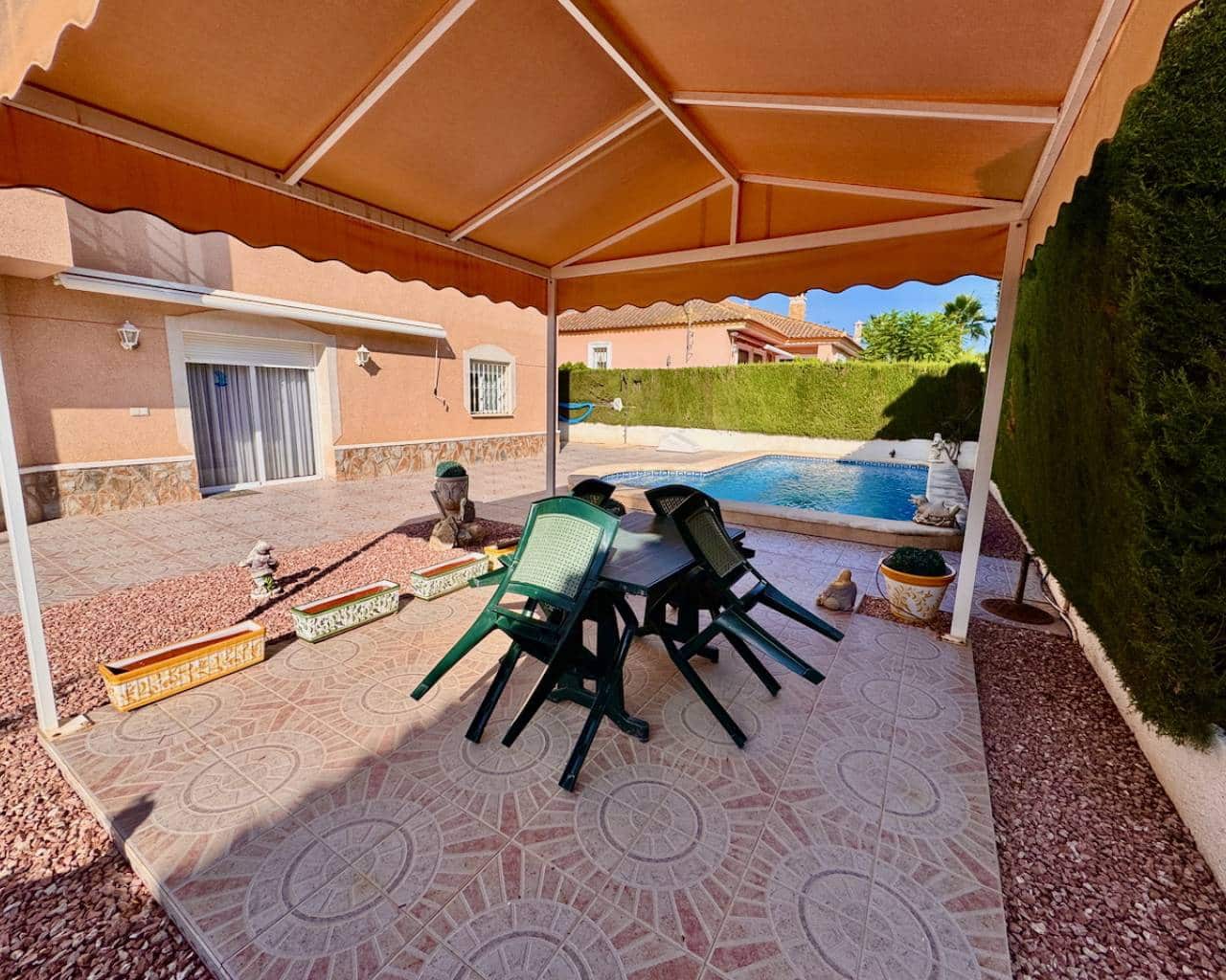 5 bedroom Villa for sale in Benferri with pool garage - € 350,000 (Ref: 9463764)