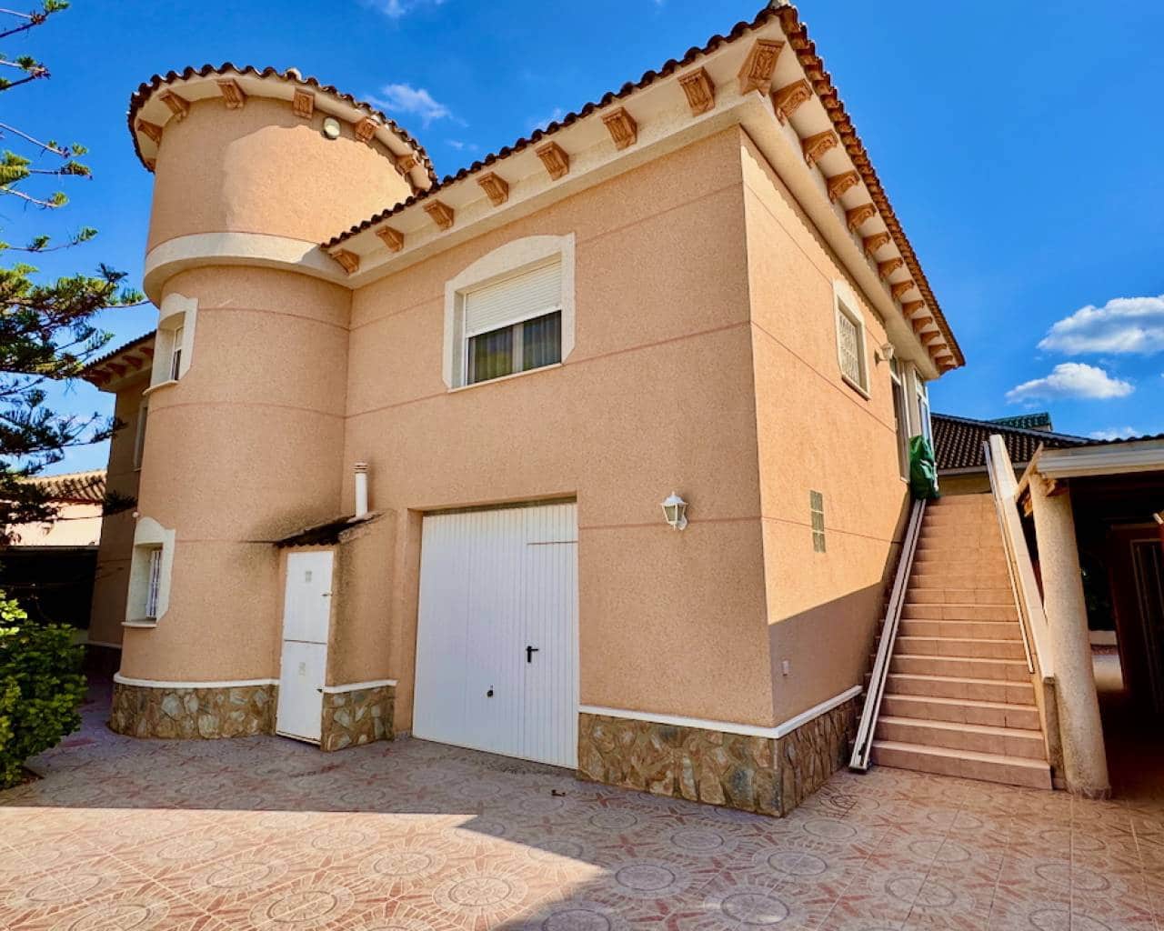 5 bedroom Villa for sale in Benferri with pool garage - € 350,000 (Ref: 9463764)