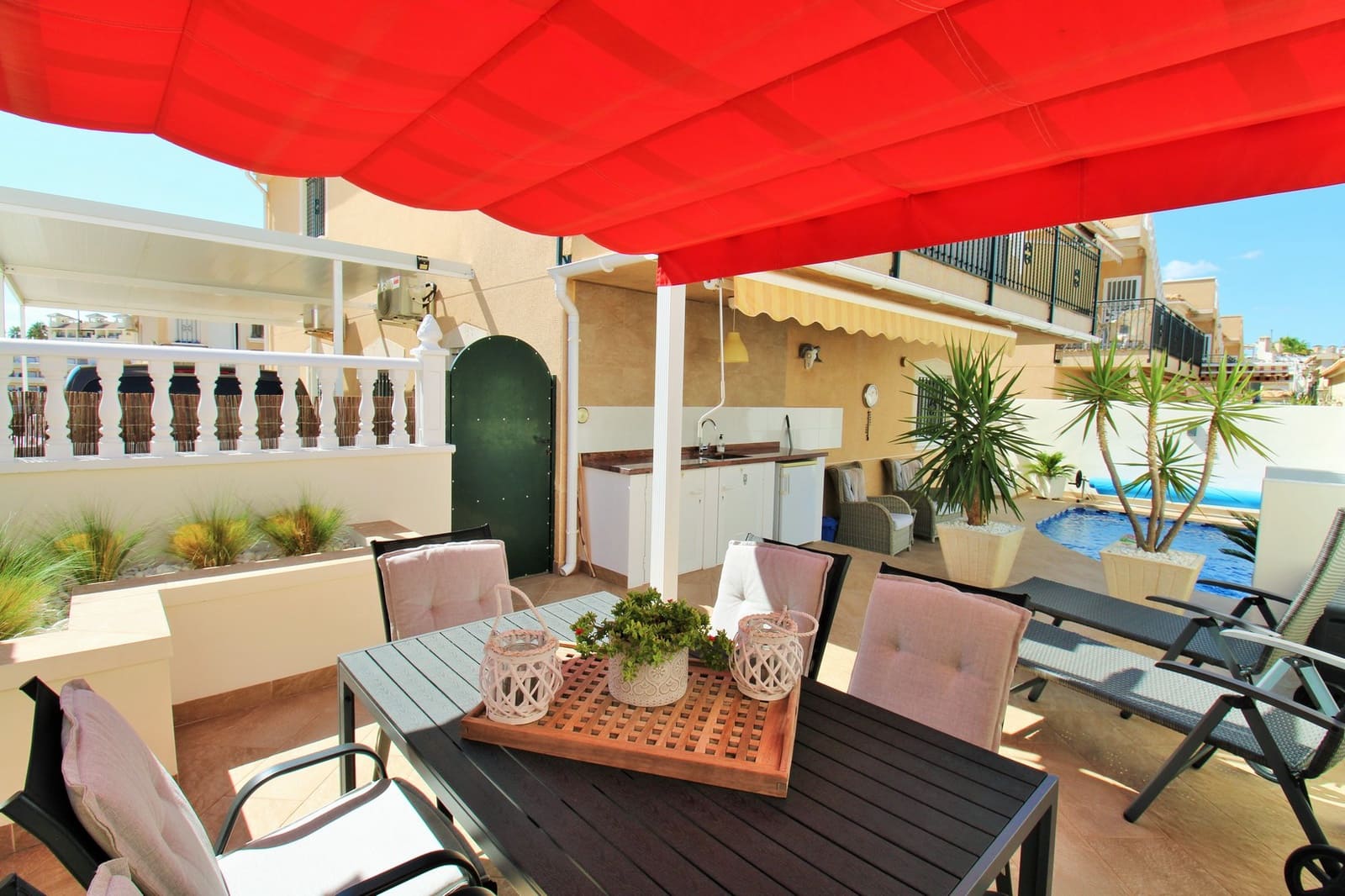 4 soveværelse Villa til salg i Villamartin med swimmingpool - € 379.000 (Ref: 9463766)