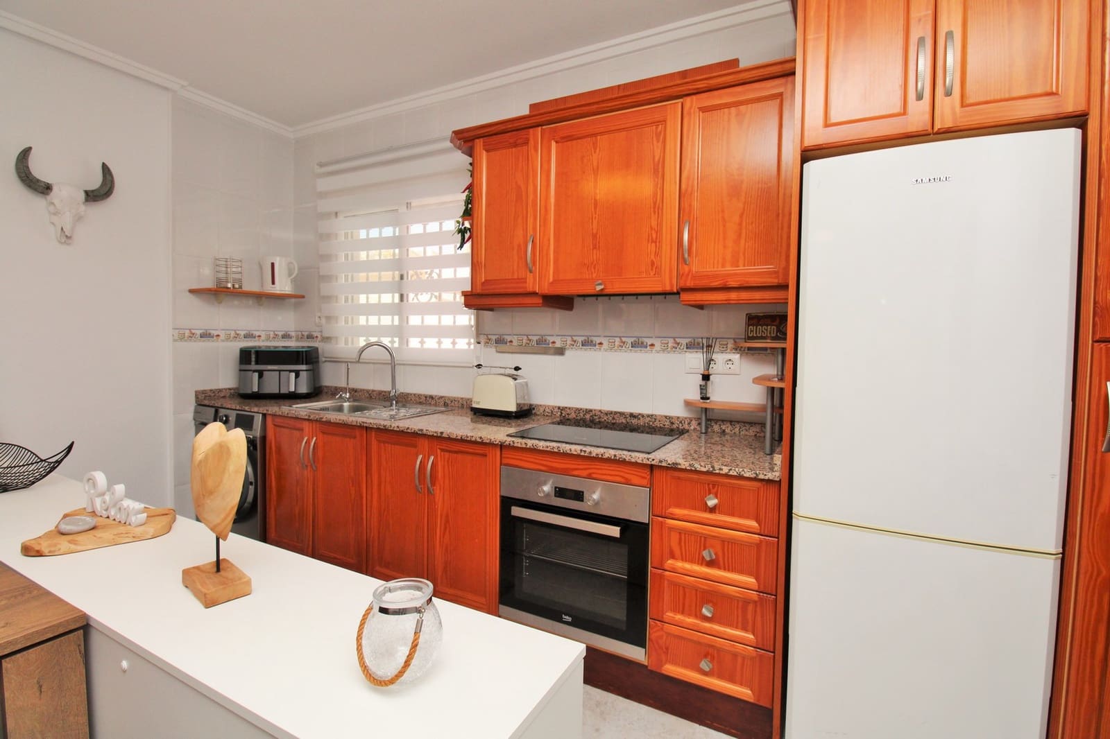 4 soveværelse Villa til salg i Villamartin med swimmingpool - € 379.000 (Ref: 9463766)