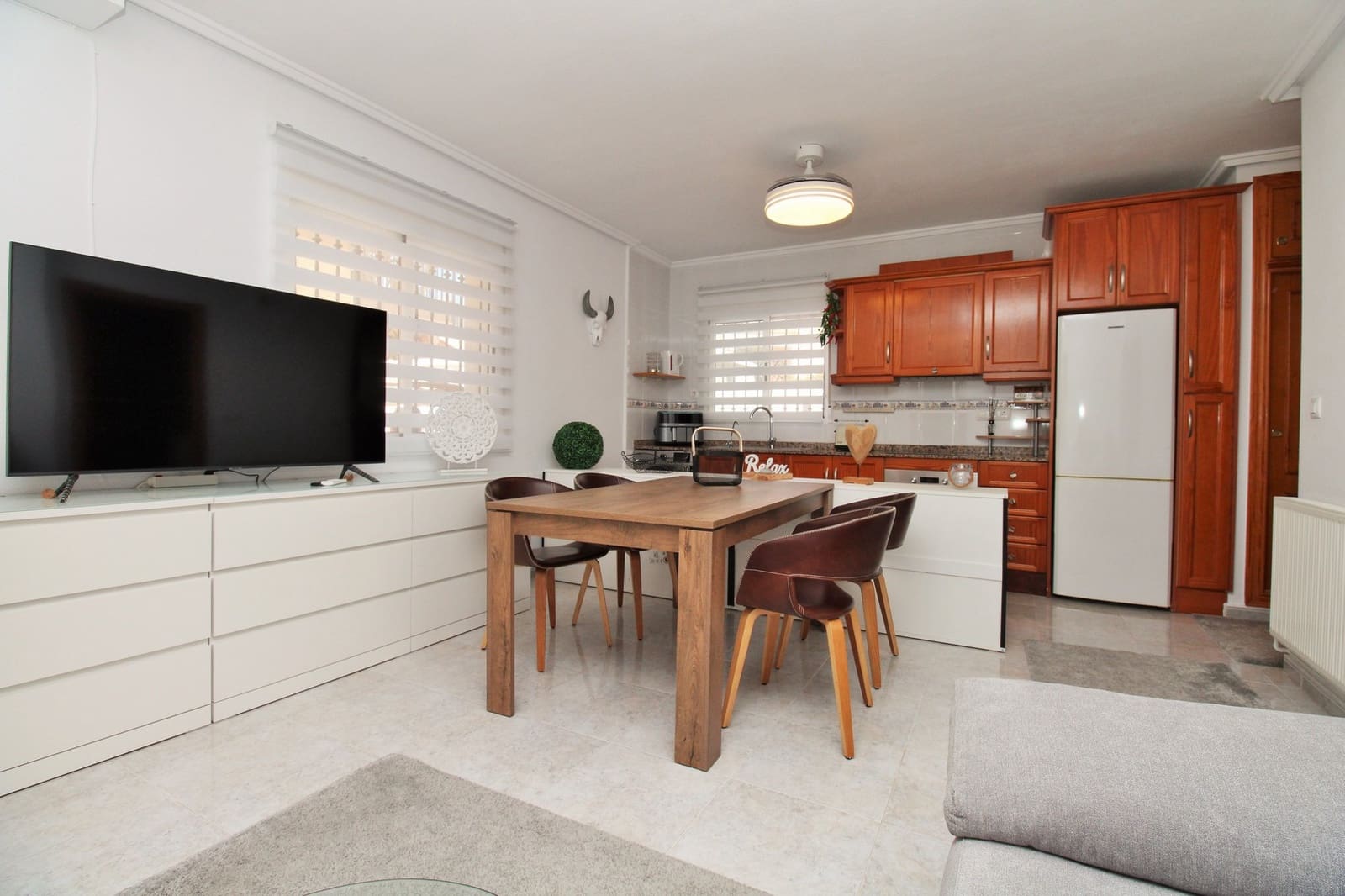 4 soveværelse Villa til salg i Villamartin med swimmingpool - € 379.000 (Ref: 9463766)