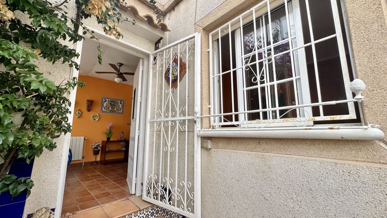 3 bedroom Townhouse for sale in Los Altos with pool garage - € 195,000 (Ref: 9463769)
