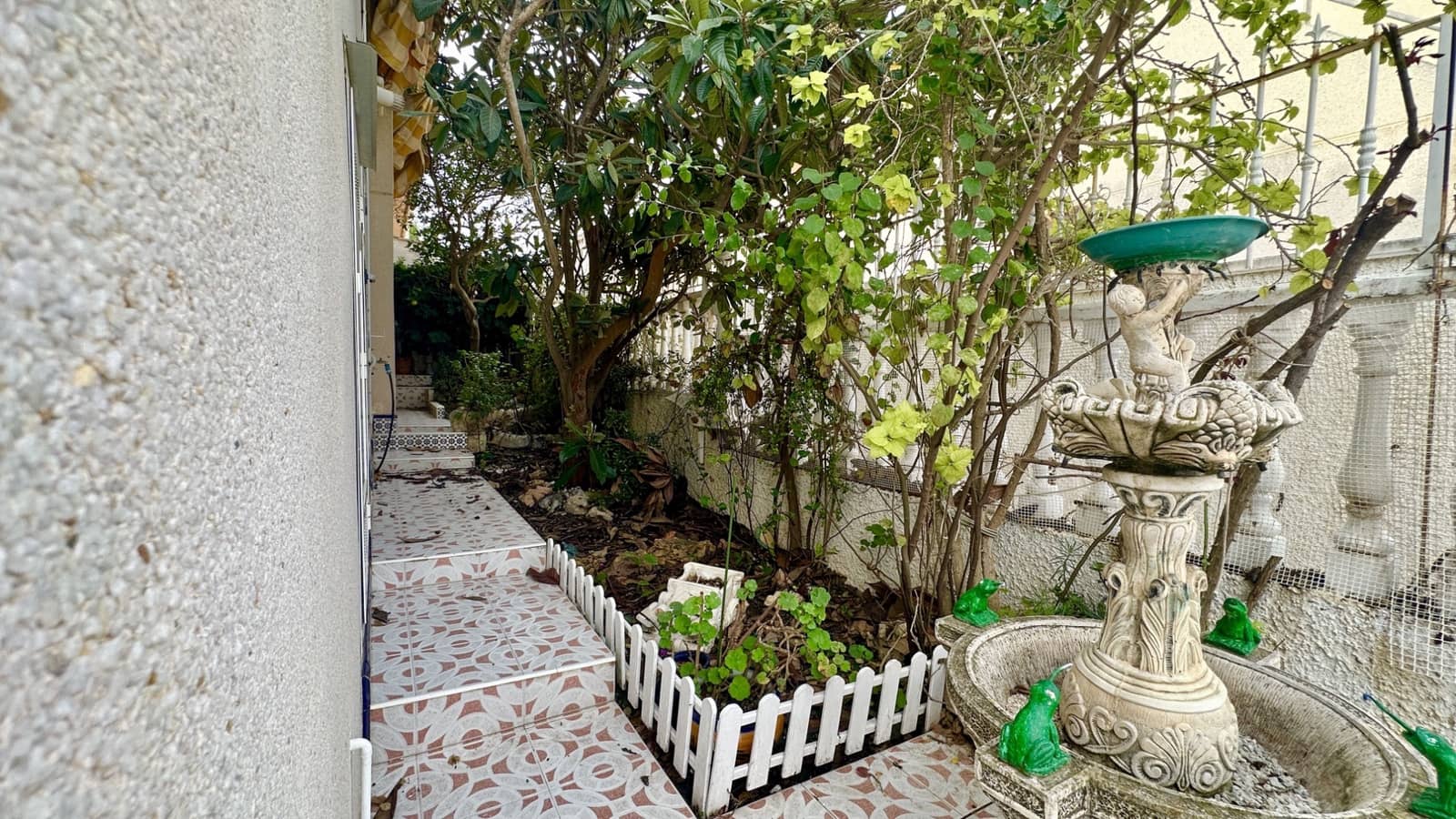 3 bedroom Townhouse for sale in Los Altos with pool garage - € 195,000 (Ref: 9463769)