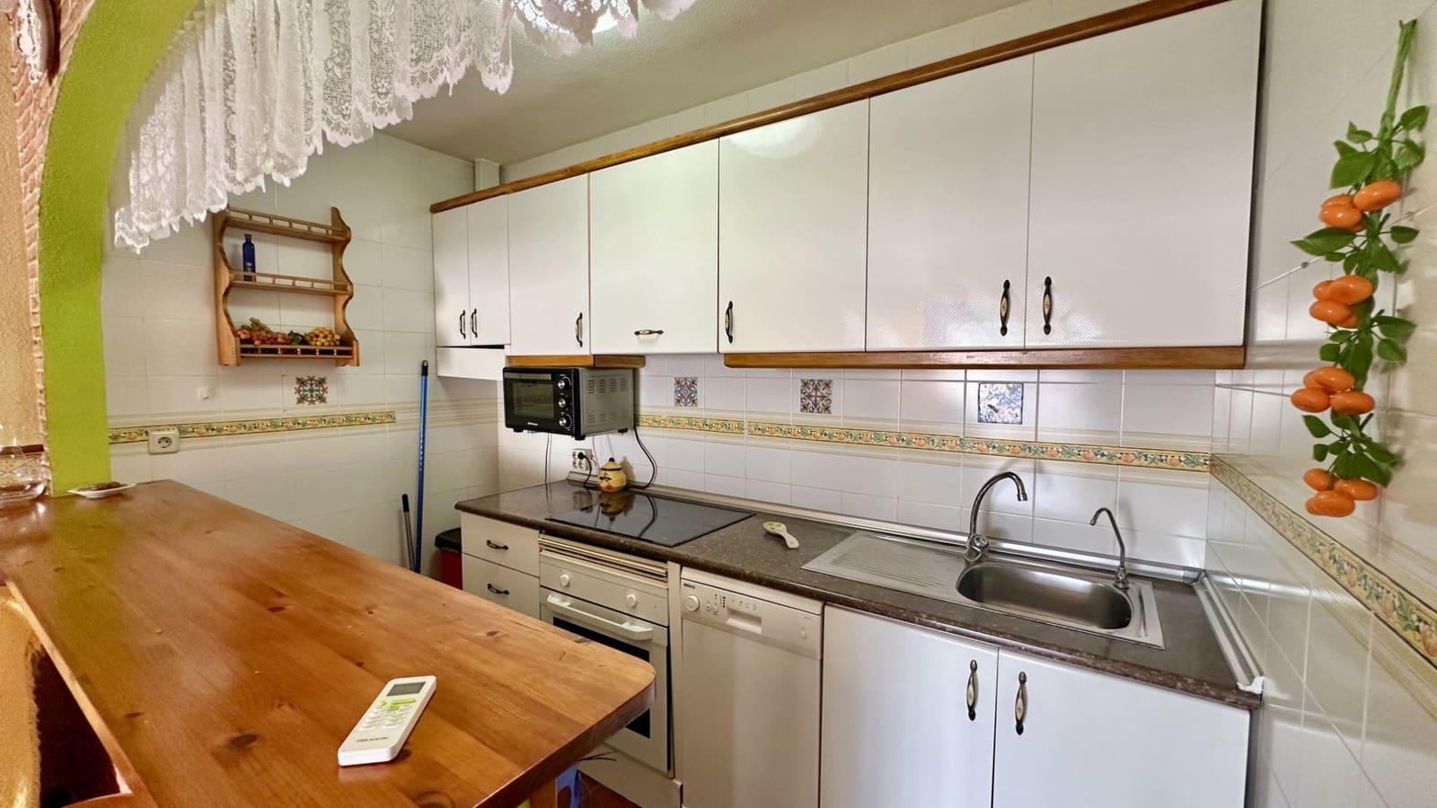 3 bedroom Townhouse for sale in Los Altos with pool garage - € 195,000 (Ref: 9463769)