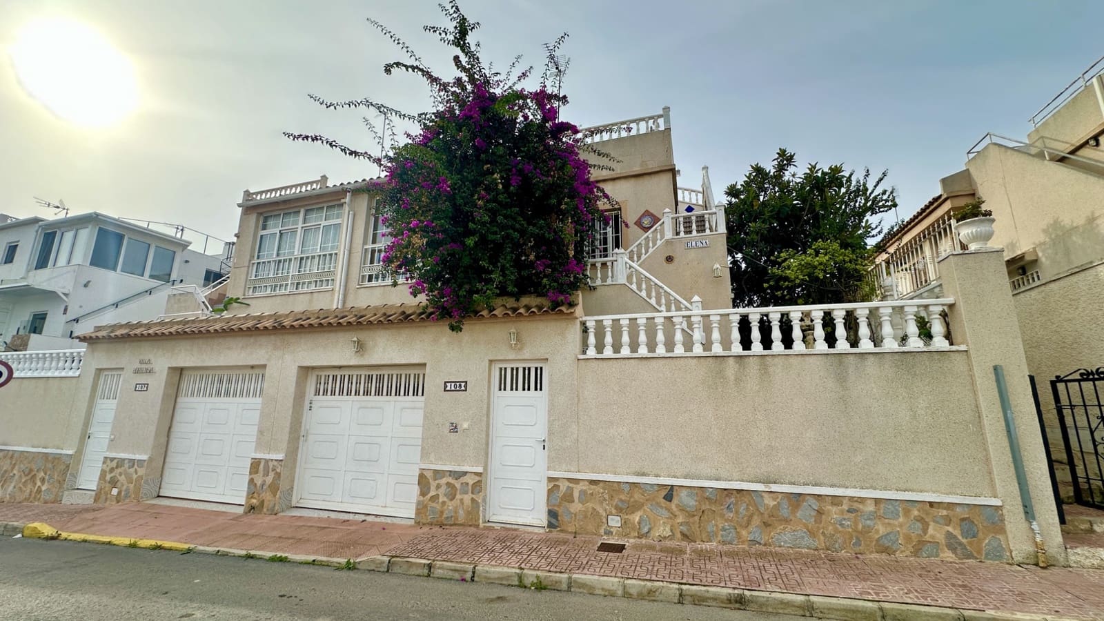 3 bedroom Townhouse for sale in Los Altos with pool garage - € 195,000 (Ref: 9463769)