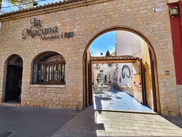 5 bedroom Commercial for sale in San Fernando - Princesa Mercedes, Alicante / Alacant city - € 690,000 (Ref: 9463771)