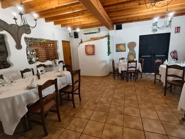 5 bedroom Commercial for sale in San Fernando - Princesa Mercedes, Alicante / Alacant city - € 690,000 (Ref: 9463771)