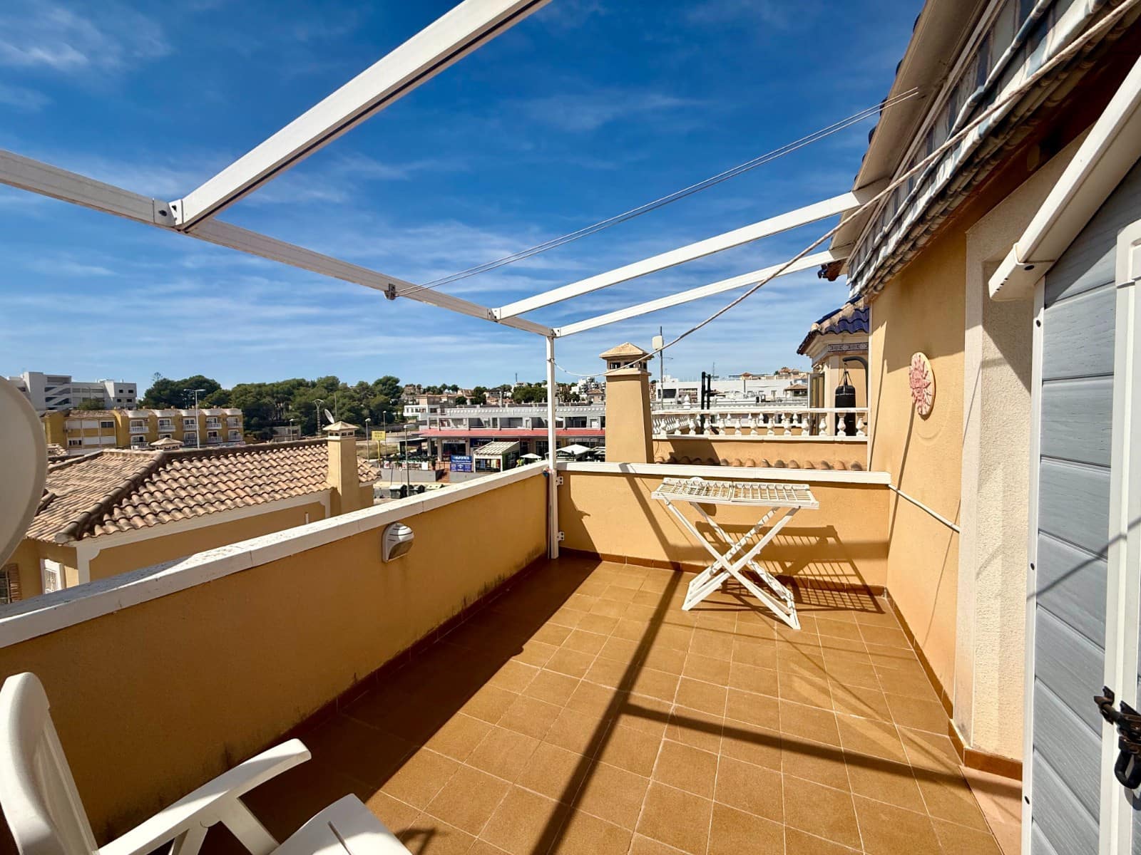 2 bedroom Villa for sale in Villamartin with pool - € 210,000 (Ref: 9463772)