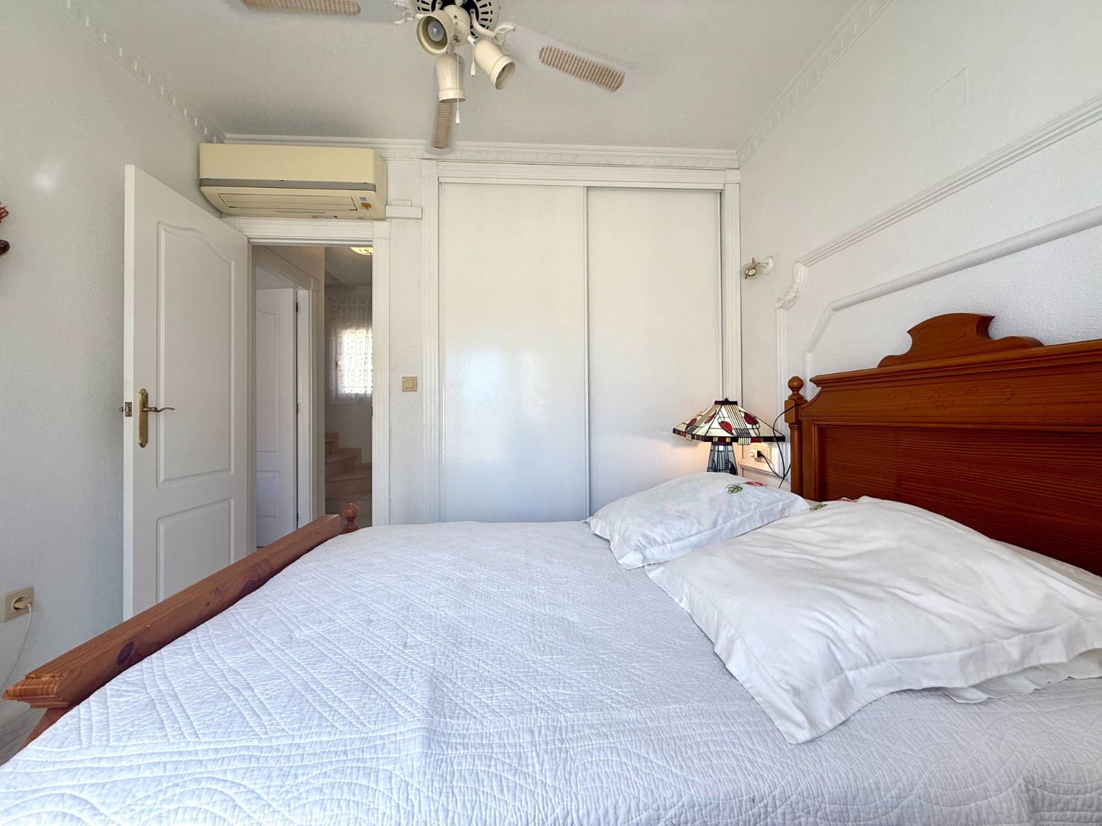 2 bedroom Villa for sale in Villamartin with pool - € 210,000 (Ref: 9463772)