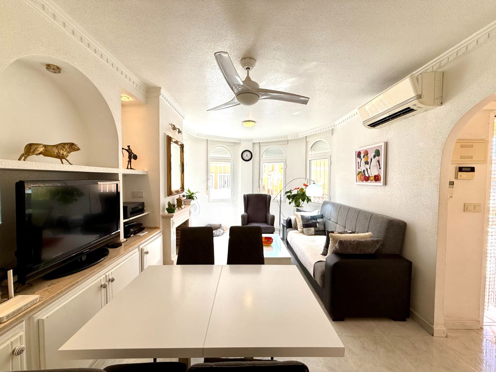 2 bedroom Villa for sale in Villamartin with pool - € 210,000 (Ref: 9463772)