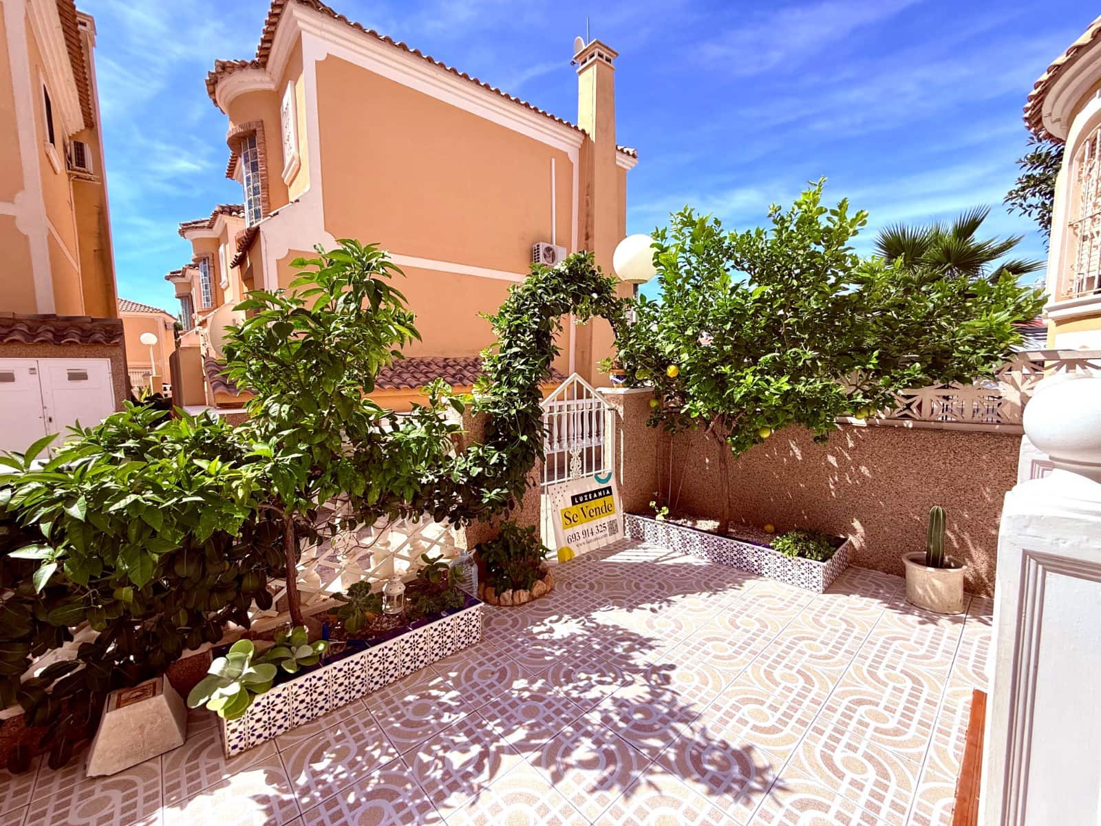 2 bedroom Villa for sale in Villamartin with pool - € 210,000 (Ref: 9463772)