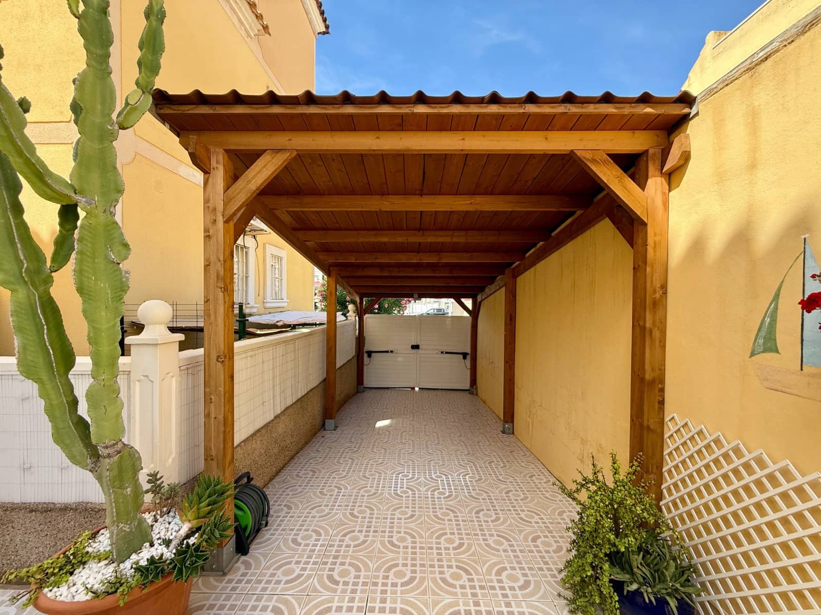 2 bedroom Villa for sale in Villamartin with pool - € 210,000 (Ref: 9463772)