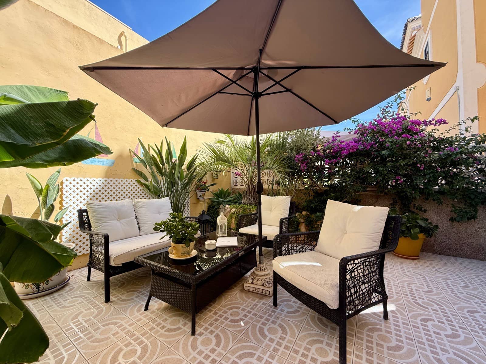 2 bedroom Villa for sale in Villamartin with pool - € 210,000 (Ref: 9463772)