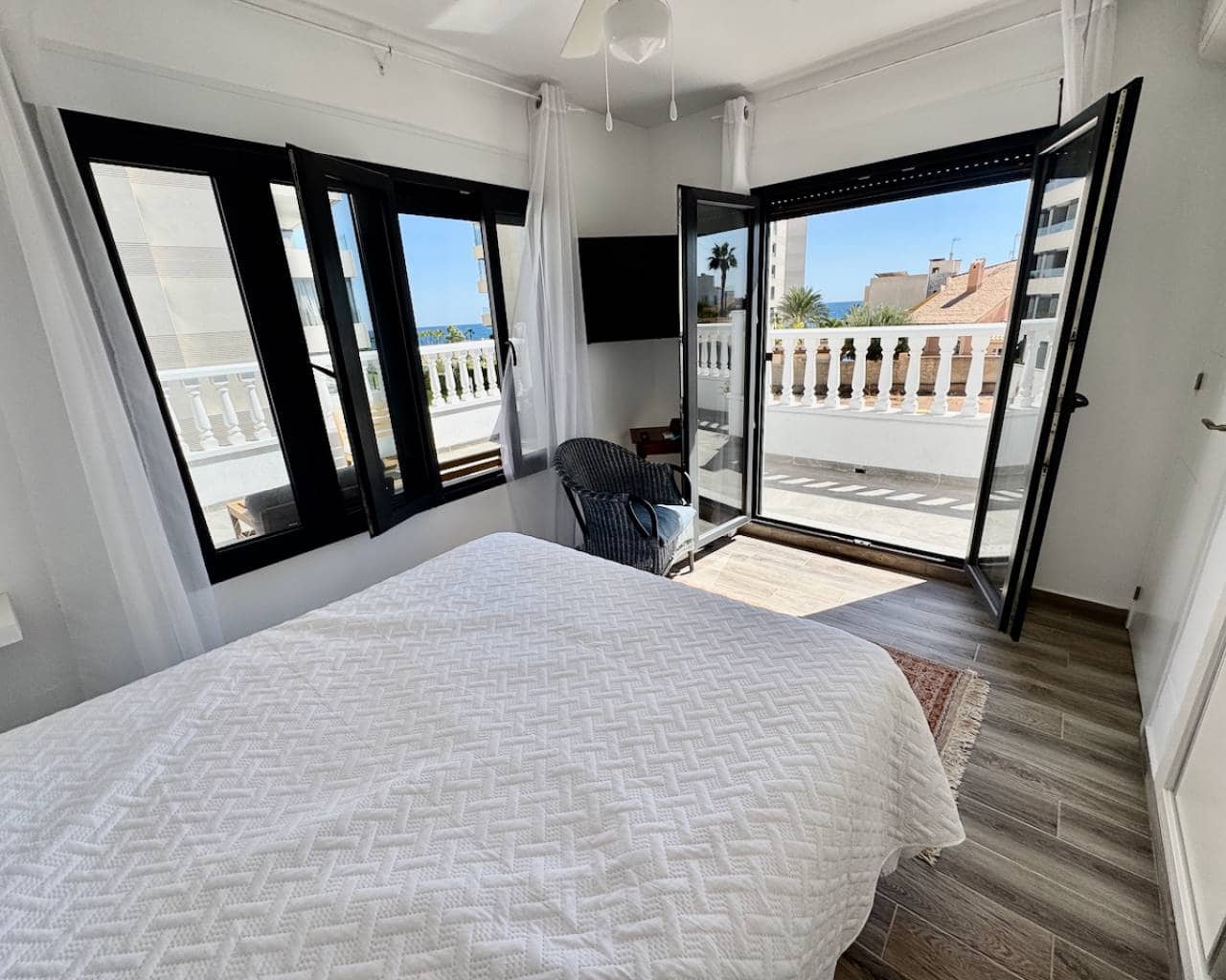 3 soverom Villa til salgs i Punta Prima med svømmebasseng garasje - € 750 000 (Ref: 9463776)