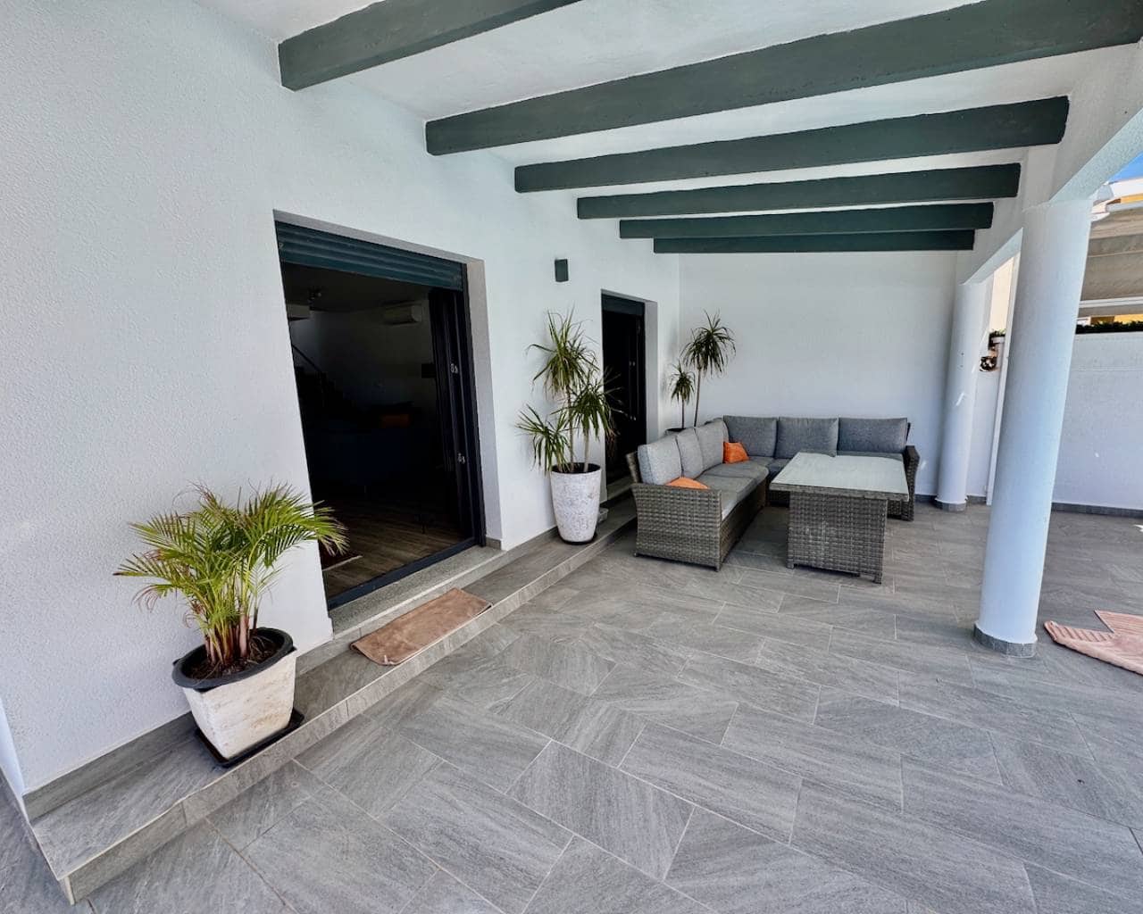 3 soverom Villa til salgs i Punta Prima med svømmebasseng garasje - € 750 000 (Ref: 9463776)