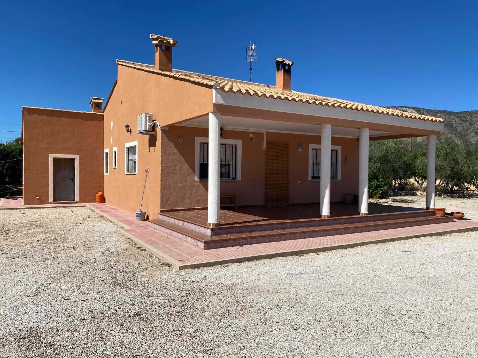 Finca/Casa Rural de 3 habitaciones en Salinas en venta con piscina garaje - 249.999 € (Ref: 9463777)