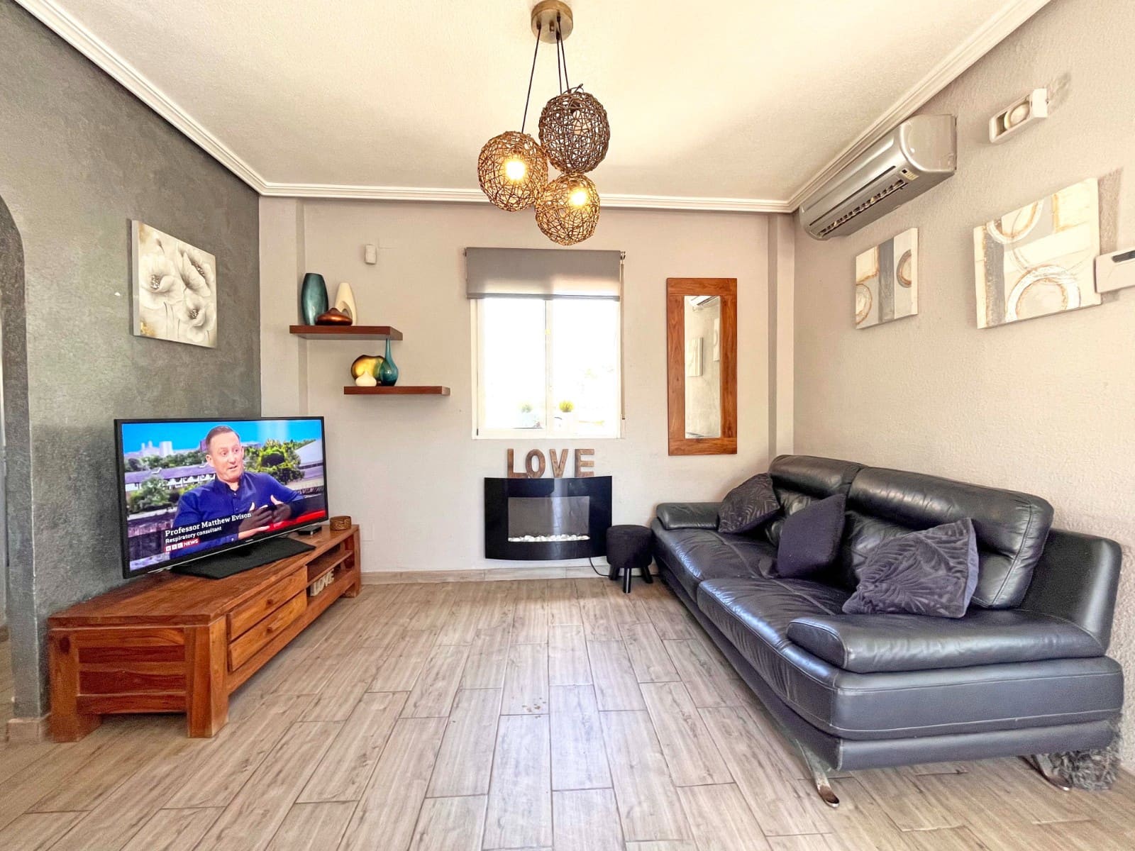 4 slaapkamer Villa te koop in La Zenia met zwembad - € 399.990 (Ref: 9463780)