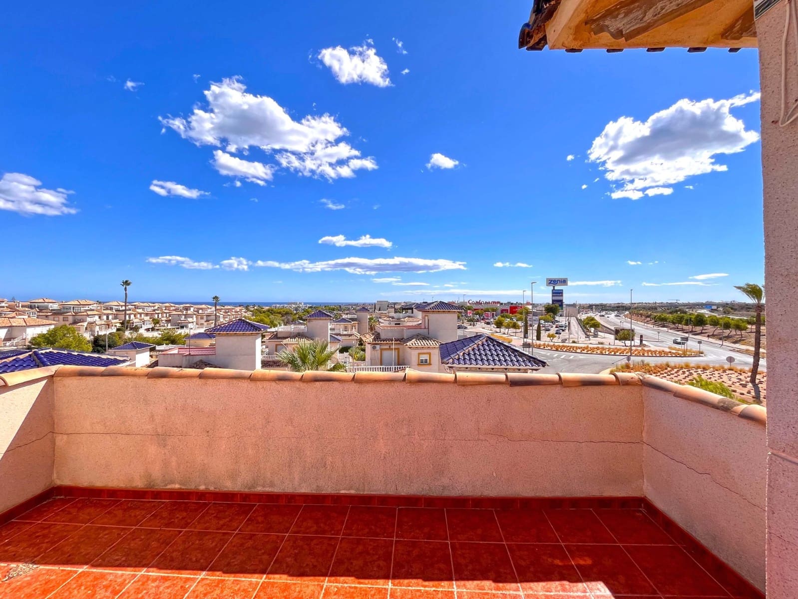 4 slaapkamer Villa te koop in La Zenia met zwembad - € 399.990 (Ref: 9463780)